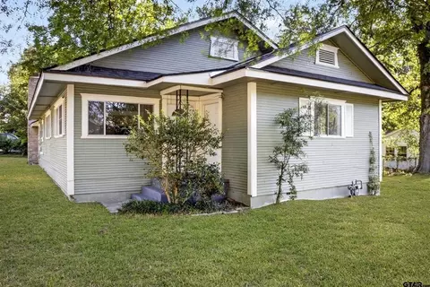 101 E College St, Big Sandy, TX 75755