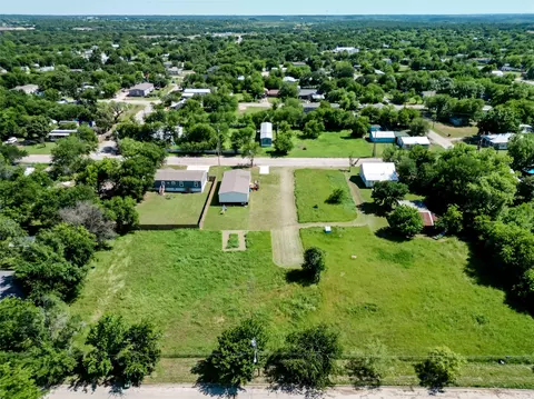 811 SW 15th St, Mineral Wells, TX 76067
