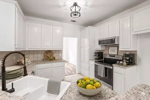 2107 Rivercrest Cir, Denison, TX 75020