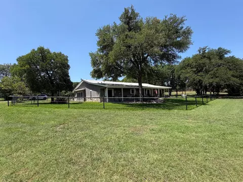 7085 Red Bud Ln, Fort Worth, TX 76135