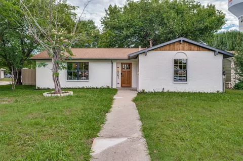 901 Meadow Mead Dr, Allen, TX 75002