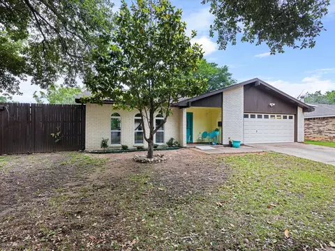 2604 Woodside Dr, Arlington, TX 76016
