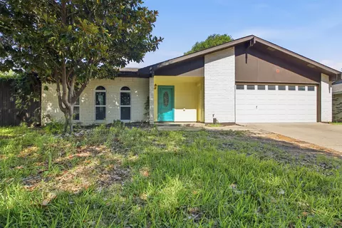 2604 Woodside Dr, Arlington, TX 76016