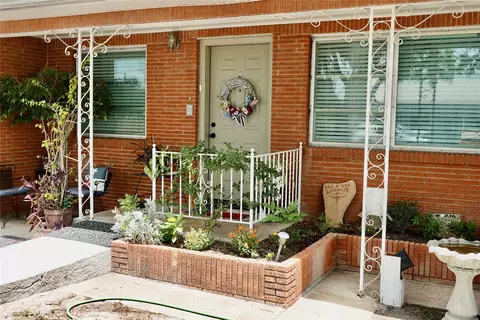 1410 Reynolds St, Goldthwaite, TX 76844