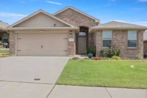 8209 Karole Dr, Fort Worth, TX 76120