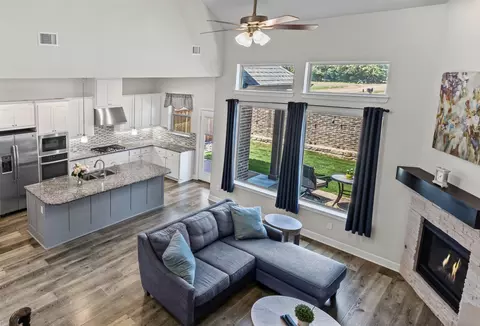 2617 High Bluff Dr, Mansfield, TX 76063