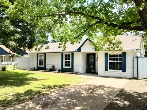 704 Manhattan Dr, Dallas, TX 75217