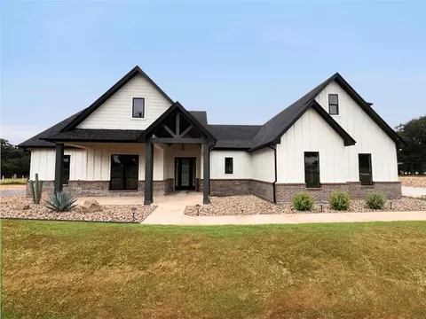 121 Cartwright Rd, Weatherford, TX 76087