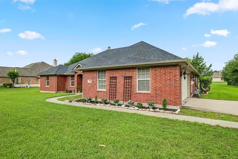5008 Running Brook Dr, Joshua, TX 76058
