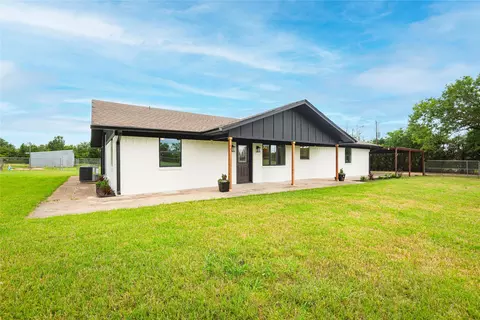 228 Brown Creek Rd, Weatherford, TX 76085