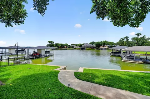 328 Leeward Cir, Azle, TX 76020