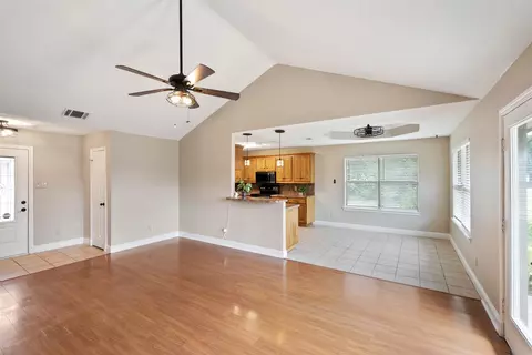 125 Meadow Heath Dr, Gun Barrel City, TX 75156