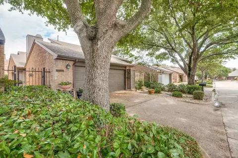 3316 Courtyard Pl, Farmers Branch, TX 75234