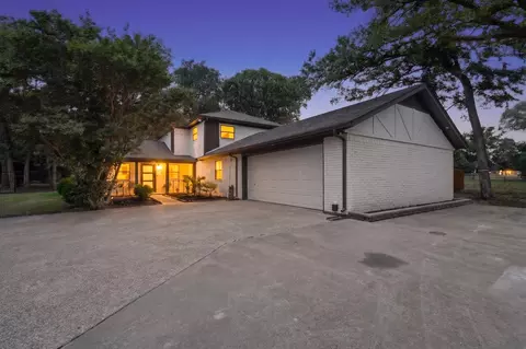 150 S Woodland Trl, Double Oak, TX 75077