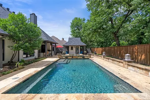 110 Red Oak Dr, Krugerville, TX 76227