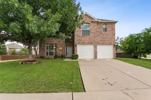 10513 Donnis Dr, Fort Worth, TX 76244