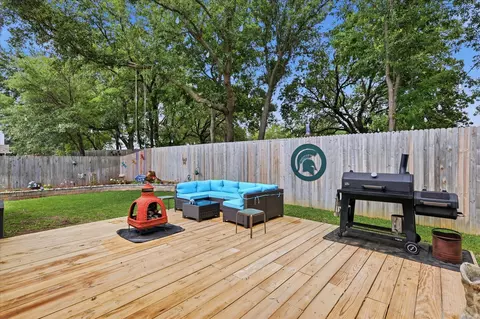8106 Summerleaf Dr, Arlington, TX 76001