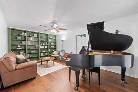 602 Harrisdale Ave, River Oaks, TX 76114