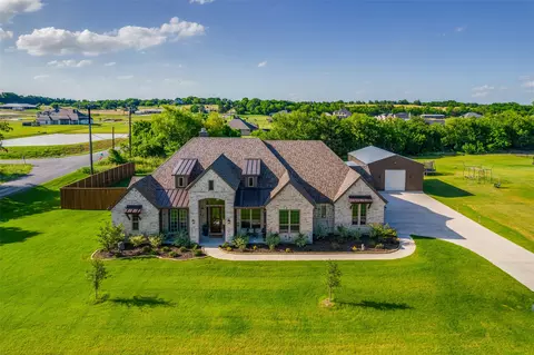1800 Limestone Ln, Van Alstyne, TX 75495