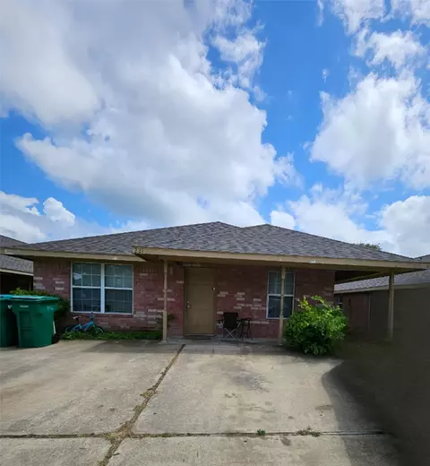 219-221 E Craven Ave, Lacy Lakeview, TX 76705