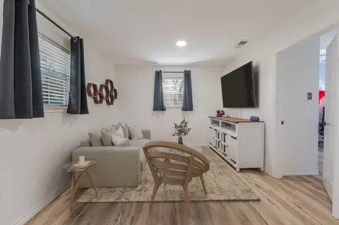 2417 Elk Trl, Granbury, TX 76048