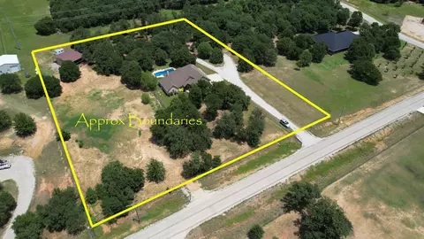 206 Oak Tree Ct, Poolville, TX 76487