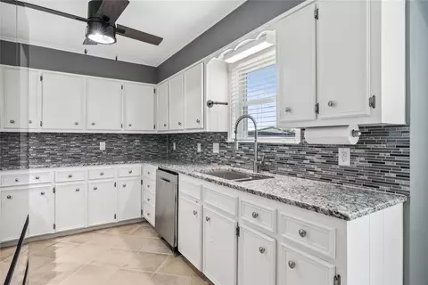 Kitchen - 139 Moses Manor Dr, Lorena, TX 76655 photo 4 of 4