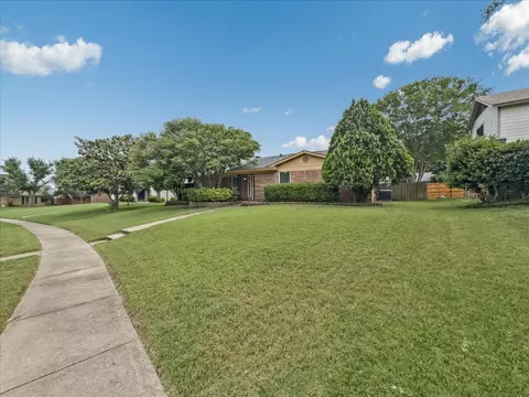 Exterior - 1908 Clemson Dr, Richardson, TX 75081 photo 2 of 5