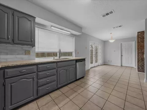 Kitchen - 1908 Clemson Dr, Richardson, TX 75081 photo 4 of 5