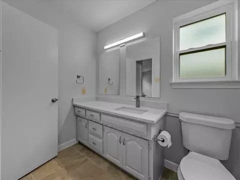 Bath - 1908 Clemson Dr, Richardson, TX 75081 photo 2 of 3