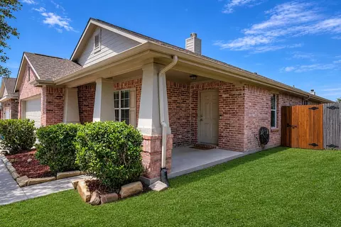 2011 Zavala, Forney, TX 75126