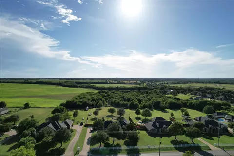 1320 E Highland Rd, Waxahachie, TX 75167