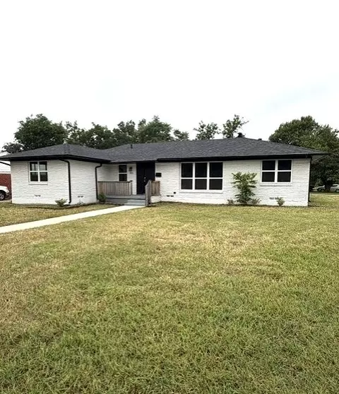 10455 Brockbank Dr, Dallas, TX 75229