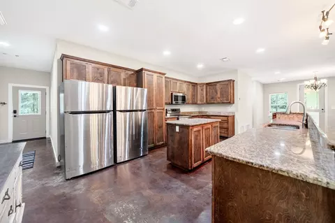 Kitchen - 13050 County Road 4016, Kemp, TX 75143 photo 1 of 1