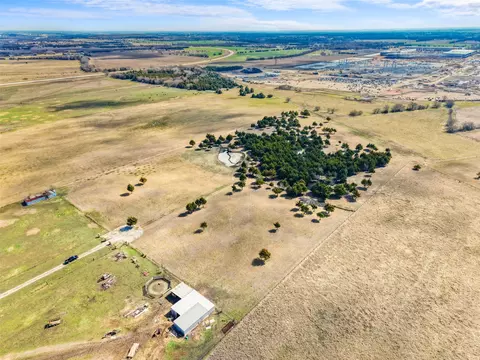 710 E Reindeer Rd, Lancaster, TX 75146 photo 15