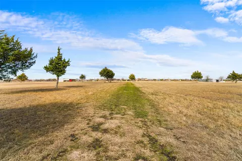 710 E Reindeer Rd, Lancaster, TX 75146 photo 8