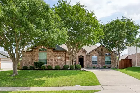 2215 Quail Hollow Dr, Sachse, TX 75048