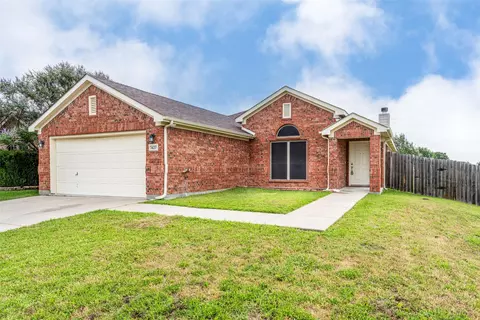7427 Fossil Creek Dr, Arlington, TX 76002