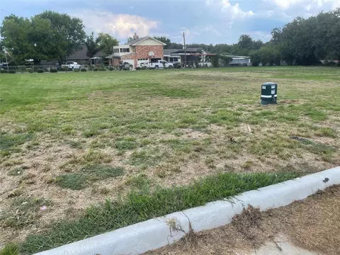 2717 Frontline Rd, Fort Worth, TX 76119