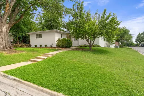 3313 Bilglade Rd, Fort Worth, TX 76133
