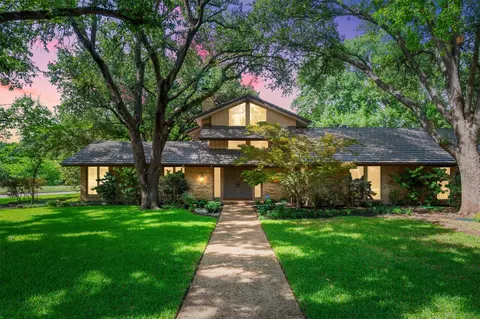 3909 Courtshire Dr, Dallas, TX 75229