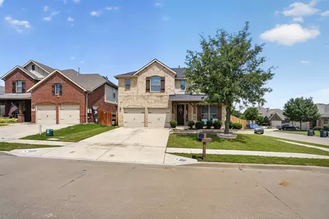 5900 Paddlefish Dr, Fort Worth, TX 76179