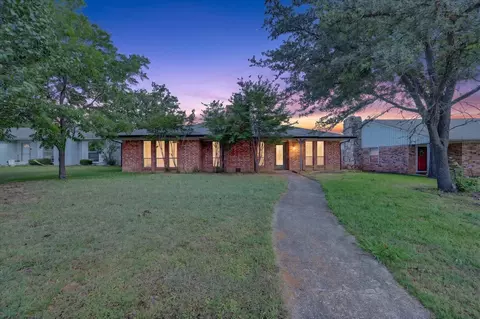1607 Chisolm Trl, Lewisville, TX 75077