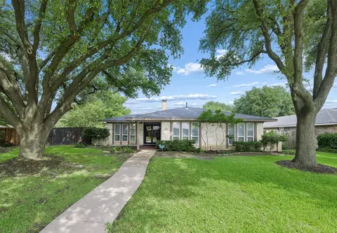 149 N Spring Creek Dr, Richardson, TX 75081