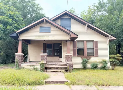 822 E Commerce St, Mexia, TX 76667