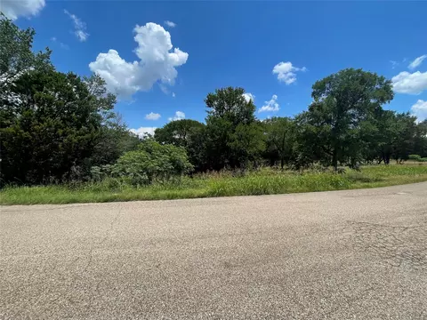 2000 Austin Hines Dr, China Spring, TX 76633