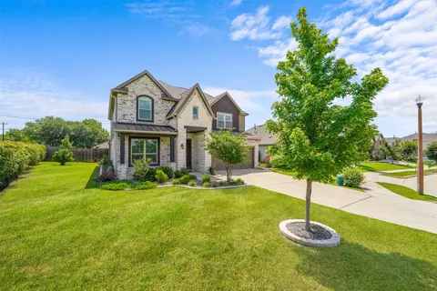 2828 Dancing Flame Dr, Denton, TX 76201