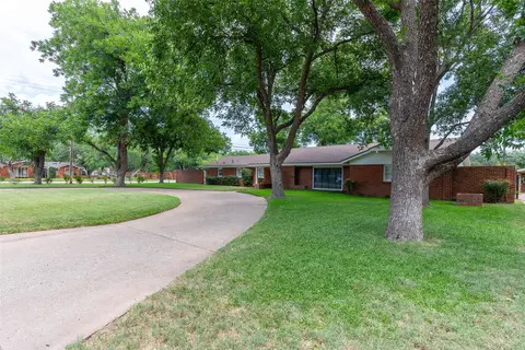 1401 Woodridge Dr, Abilene, TX 79605