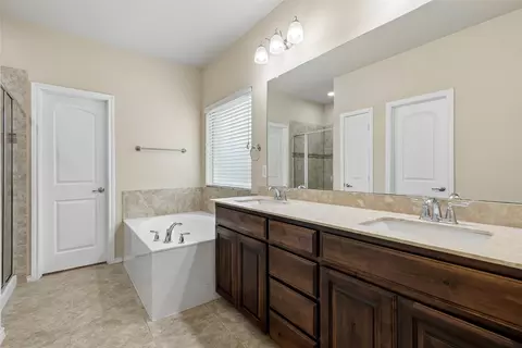 Entry Way - 117 Cole Ct, Argyle, TX 76226 photo 4 of 4