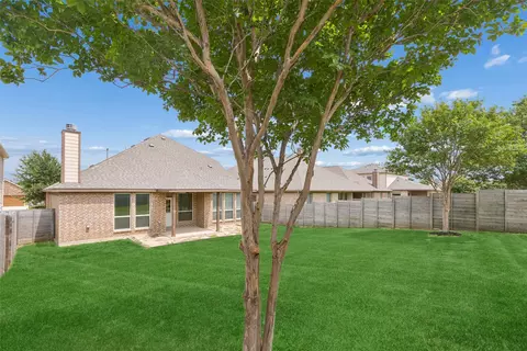 Exterior - 117 Cole Ct, Argyle, TX 76226 photo 3 of 10